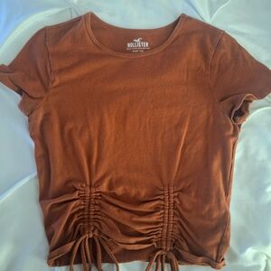 Hollister Chestnut Ruched Short Sleeve Tee